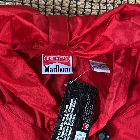 NWT Vintage Marlboro Windbreaker Jacket /Fanny Pack Combo - Picture 7 of 11